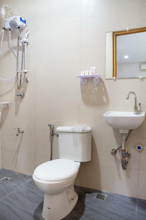 Oyo 153 Espacio De Clarita Hometel Davao Ngoại thất bức ảnh