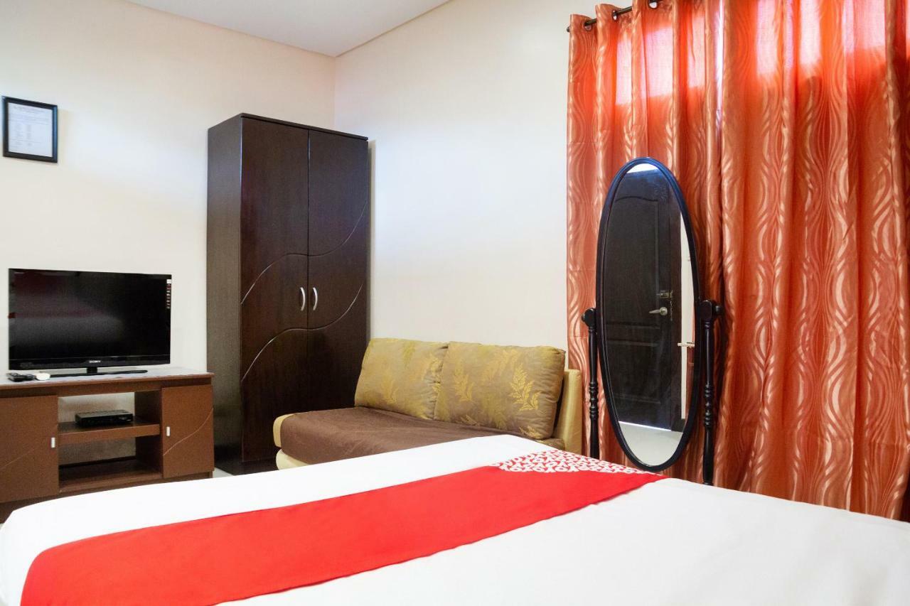 Oyo 153 Espacio De Clarita Hometel Davao Ngoại thất bức ảnh