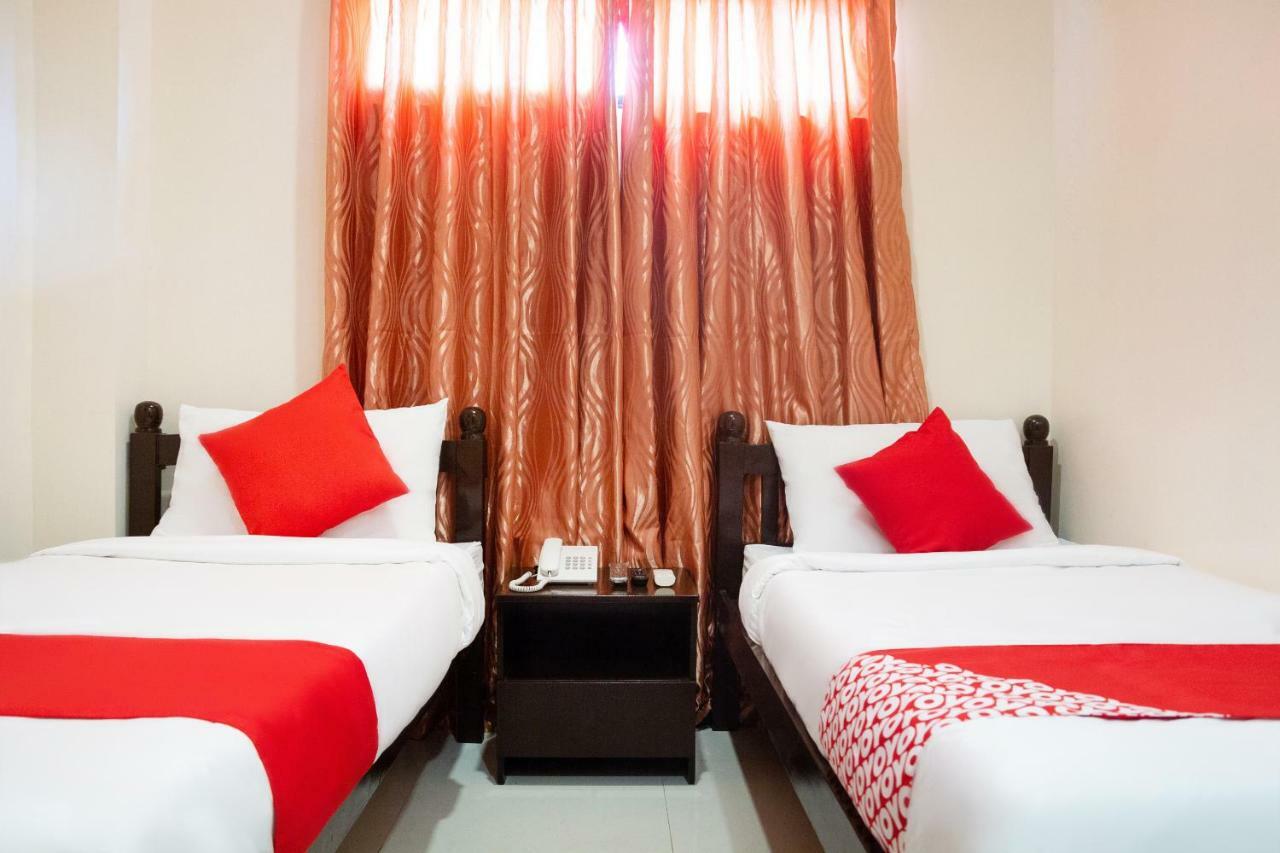 Oyo 153 Espacio De Clarita Hometel Davao Ngoại thất bức ảnh
