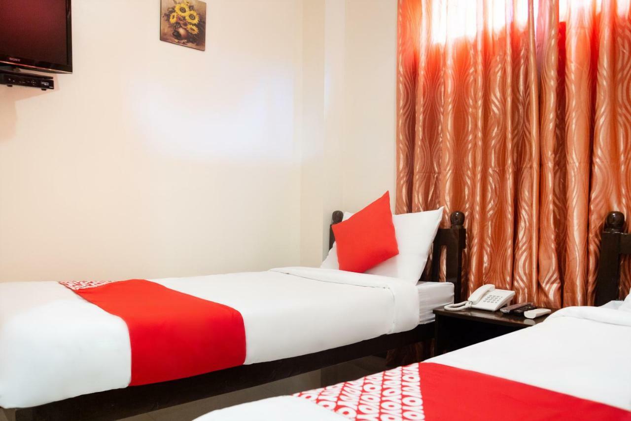 Oyo 153 Espacio De Clarita Hometel Davao Ngoại thất bức ảnh