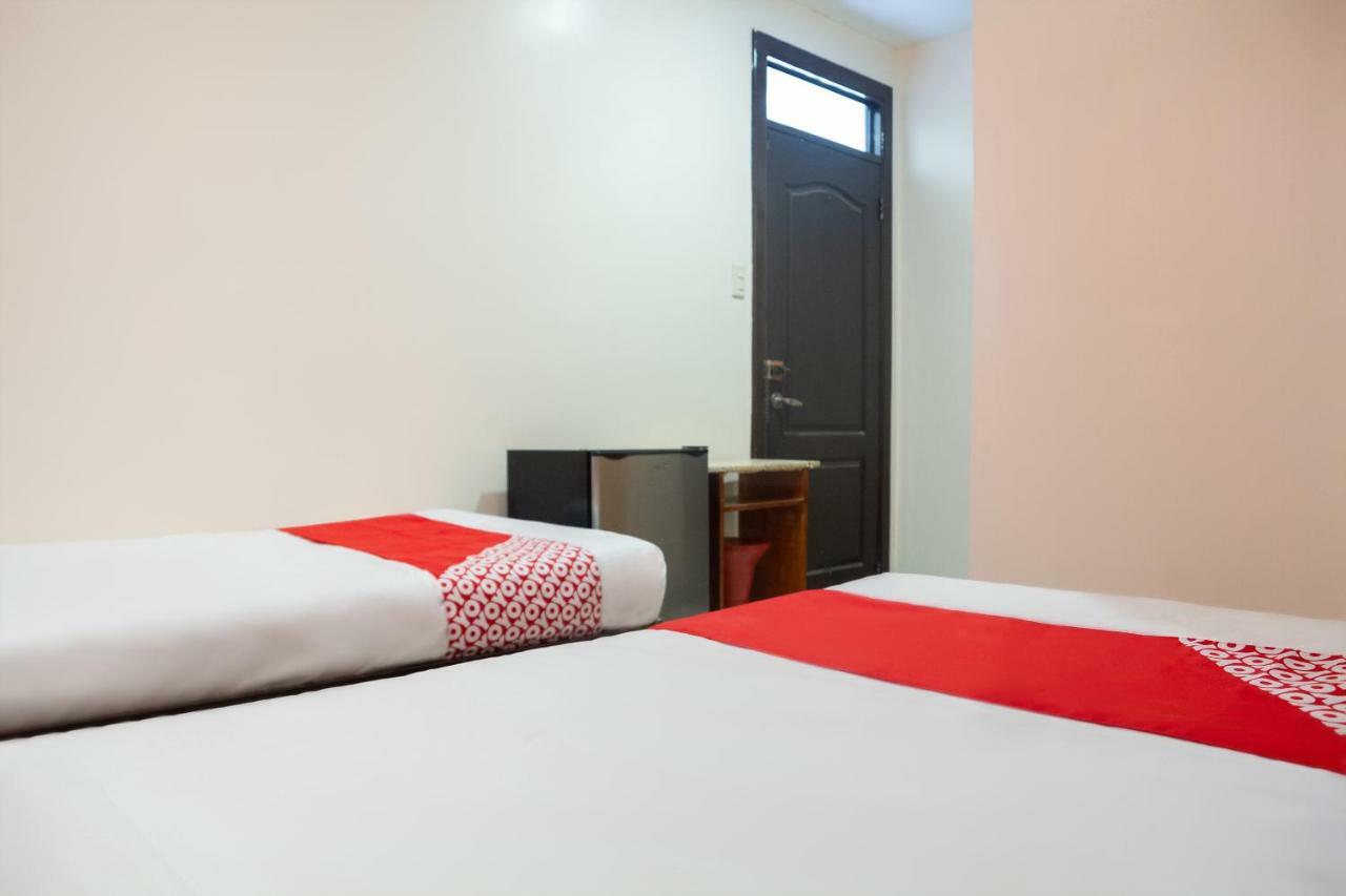 Oyo 153 Espacio De Clarita Hometel Davao Ngoại thất bức ảnh
