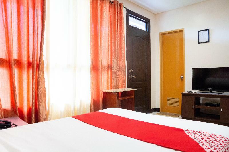 Oyo 153 Espacio De Clarita Hometel Davao Ngoại thất bức ảnh