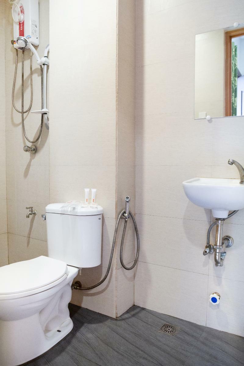 Oyo 153 Espacio De Clarita Hometel Davao Ngoại thất bức ảnh